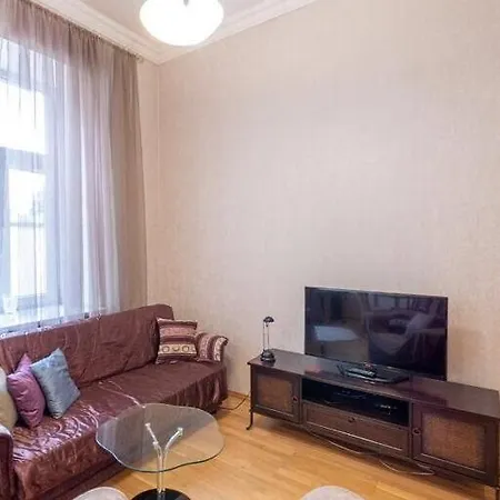 Lovely 1 Bedroom Apart, For Business Travellers Or Couple Apartment *